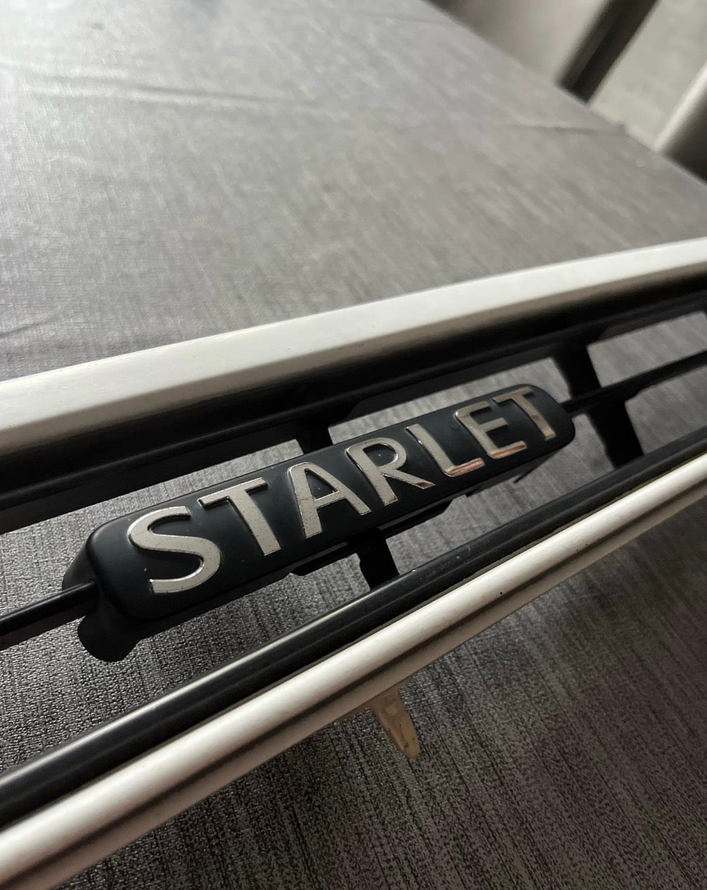 Toyota Starlet EP82 “Starlet” grill